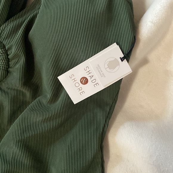 Bathing suit - Picture 2 of 8